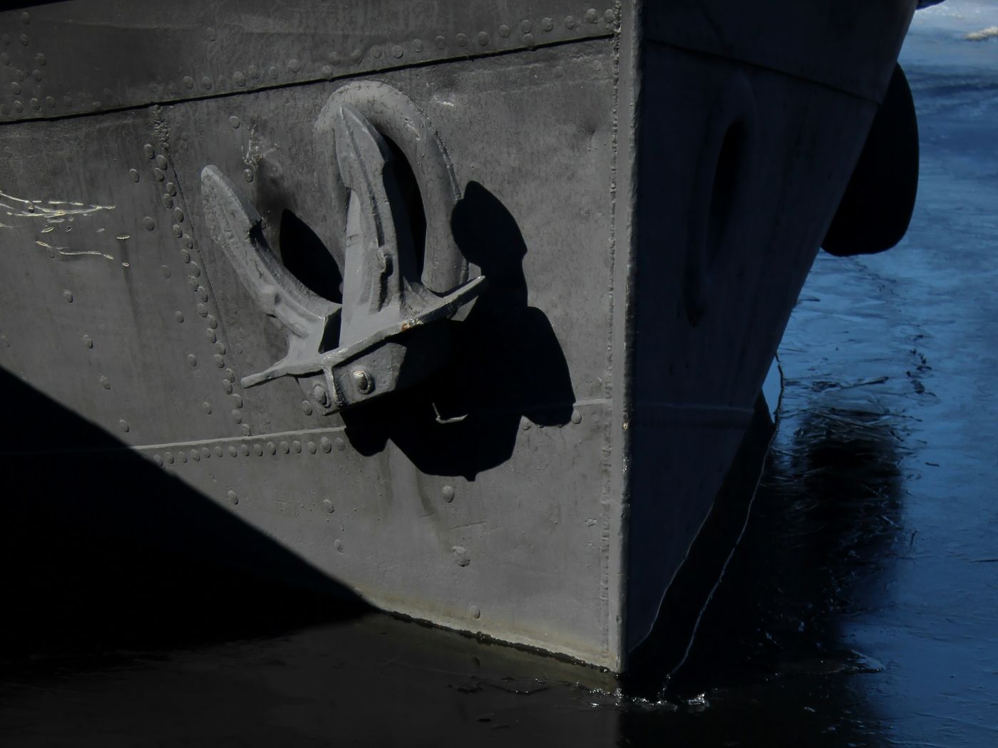 Cómo funcionan las anclas para barcos: por qué el peso por sí solo no determina el poder de sujeción